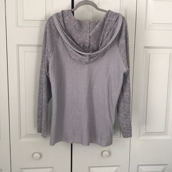 Button down top - Picture 2 of 5